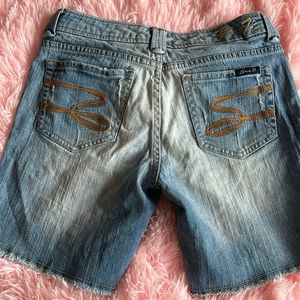 7 for all mankind shorts. Size 28.